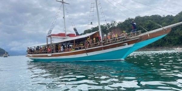 Aluguel de Escuna em São Sebastião