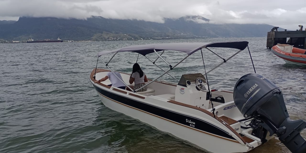 Aluguel de Lancha Vitare 650 em São Sebastião