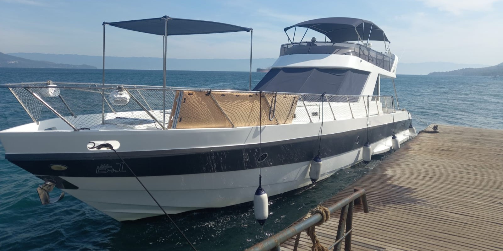 Aluguel de Lancha DM em São Sebastião